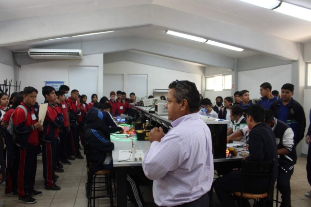 Los alumnos conocieron las instalaciones del Cecyte.