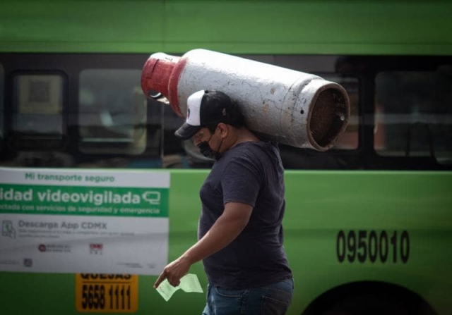 AMLO podría entregar más permisos de distribución de Gas LP.