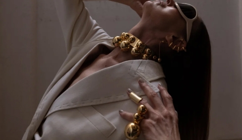 Paula Mendoza: La Diseñadora Colombiana que Revoluciona la Joyería con Arte y Sostenibilidad