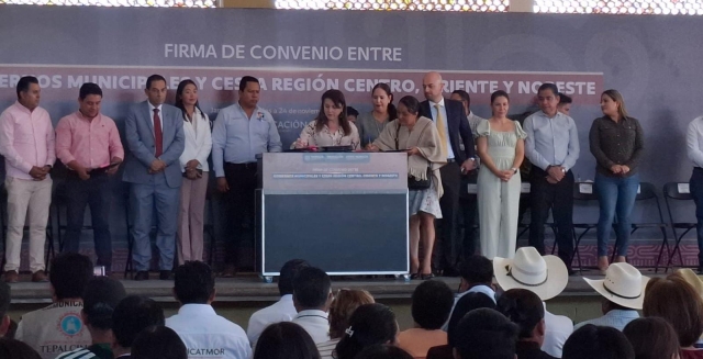 Preside gobernadora de Morelos acto oficial de firma de convenio entre gobiernos municipales y CESPA