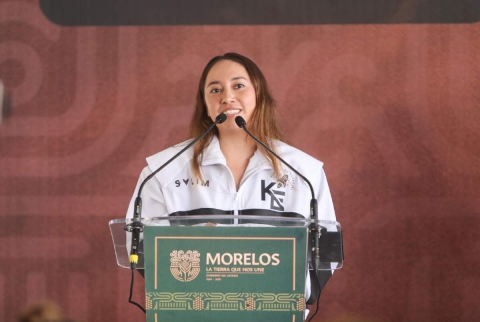 En Tlayacapan, la científica habló sobre la labor que realiza la Fundación Espacial Katya Echazarreta en la divulgación del área espacial.  