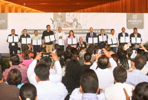 La mandataria firm&oacute; el convenio con los presidentes municipales de Cuernavaca, Jiutepec, Temixco, Emiliano Zapata, Xochitepec, Huitzilac y Tepoztl&aacute;n.