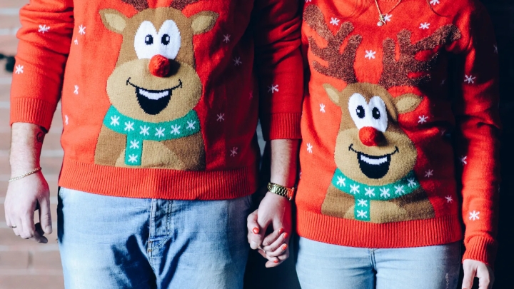 Tendencia navideña: Ideas de &#039;ugly sweaters&#039; para lucir en pareja