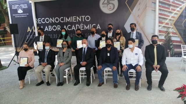 Entregan reconocimientos a la labor académica a docentes de SITAUAEM