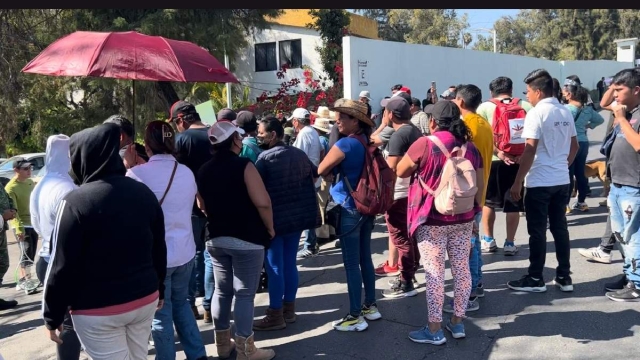  El inspector buscó refugio en la unidad habitacional de los militares.