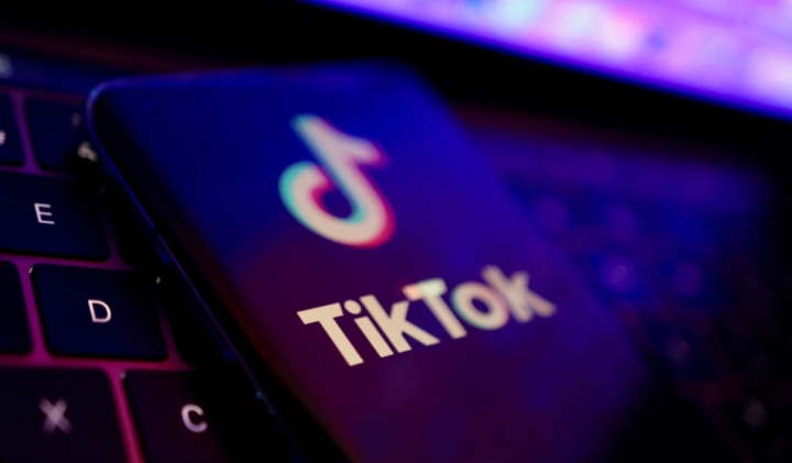 TikTok confirma que sus propios empleados pueden decidir qué se hace viral