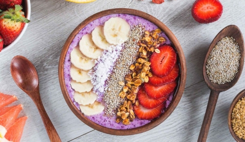 3 bowls con yogurt ricos en proteína ideales para después del ejercicio
