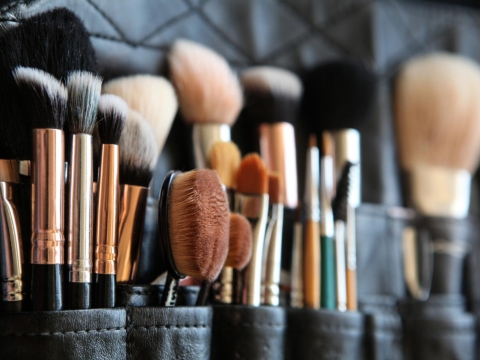 Guía práctica para limpiar y cuidar tus brochas de maquillaje