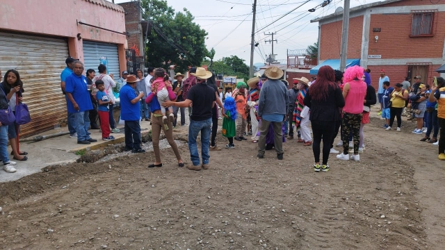 Recorrido de huehuenches en Santa María Ahuacatitlán