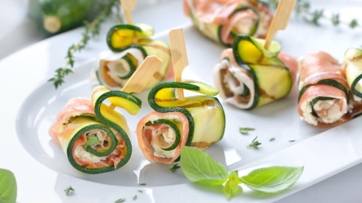 Cena muy baja en calorías y fácil de hacer: Rollos de calabaza y jamón