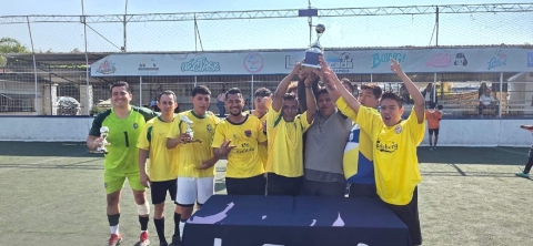 Los jugadores del Marco Polo levantaron la copa tras conseguir un contundente triunfo en la final del Torneo Gastron&oacute;mico.