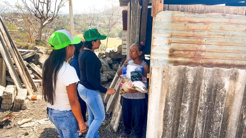 Entrega apoyos alimentarios DIF Emiliano Zapata