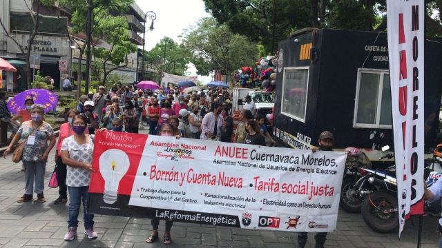 Protesta la ANUEE en Cuernavaca