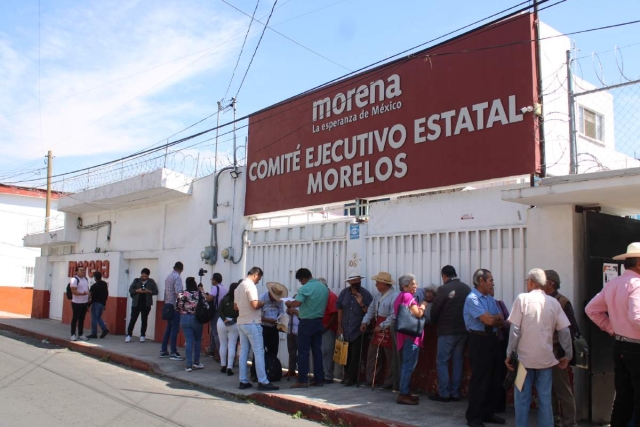 El presidente de Morena en la entidad se reunió con militantes. 