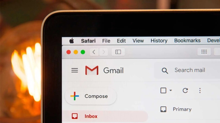 Gmail activa verificación con insignia azul