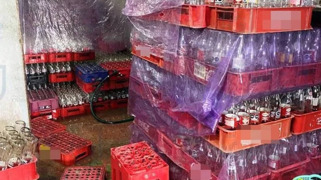 Fiscalía de la CDMX encuentra cajas de Coca Cola pirata en Iztapalapa