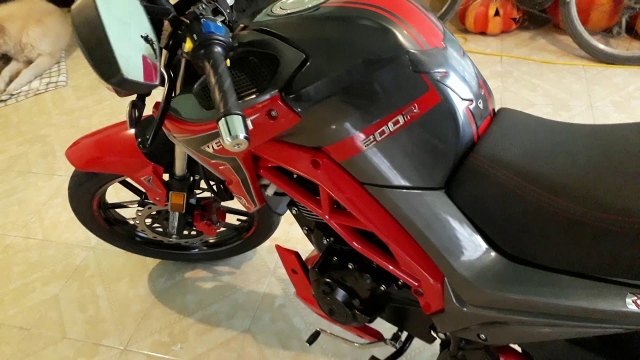 Lo descubrieron en poder de una moto robada