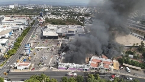 Incendio consume Casino Royal Park en Plaza Cinépolis de Culiacán