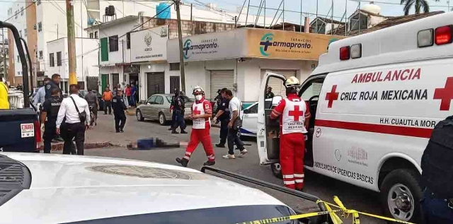 Uno de los presuntos homicidas falleció en el lugar del ataque.