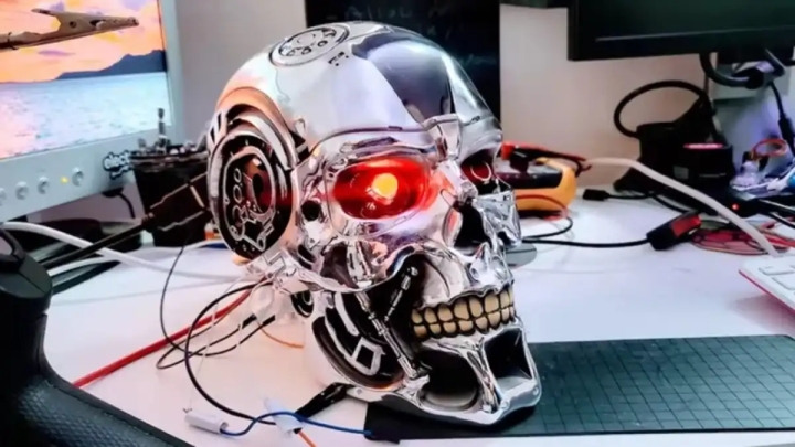 Han creado un Terminator T-800 con su propia IA y una Raspberry Pi