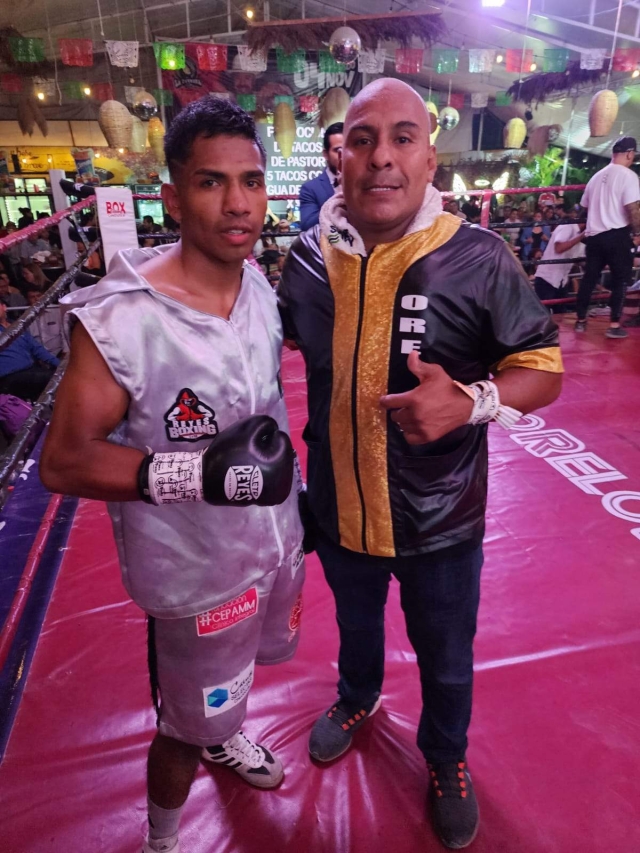 Ray Rojas logró el triunfo número 13 de su carrera cuando en el tercer round noqueó al hondureño Ricky Castillo.