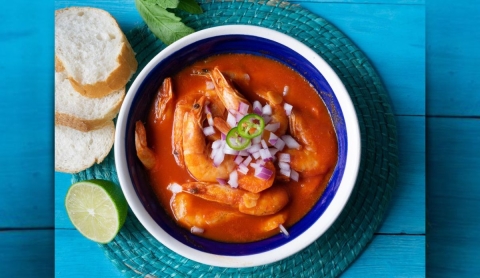 Caldo de camarón con el toque casero de Doña Ángela: una receta ideal para Semana Santa
