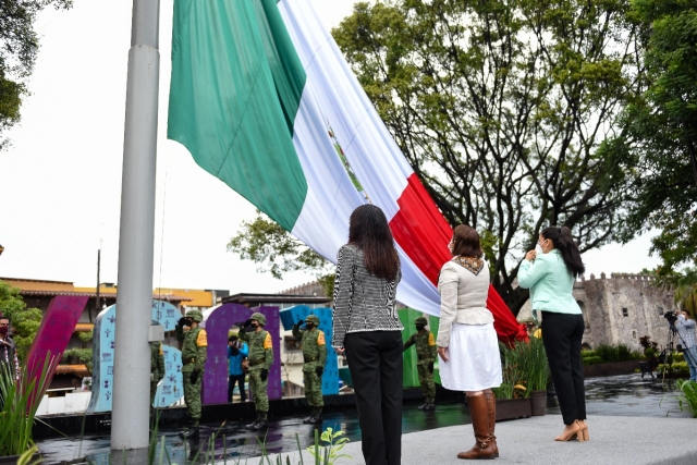 Encabeza titular de Sedagro ceremonia de izamiento de Bandera Nacional