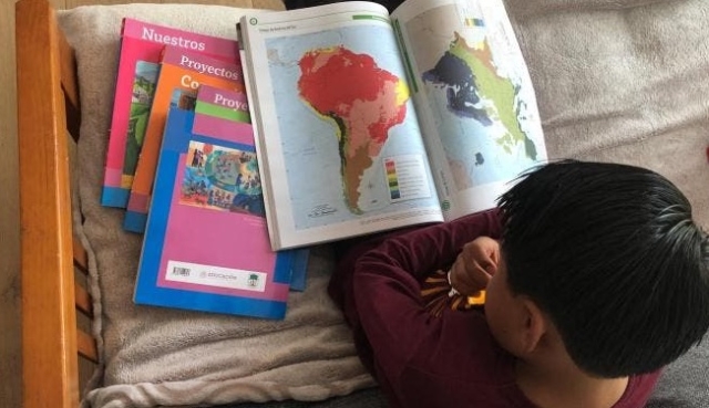 Educación: 6 estados de la República inician clases sin libros de texto