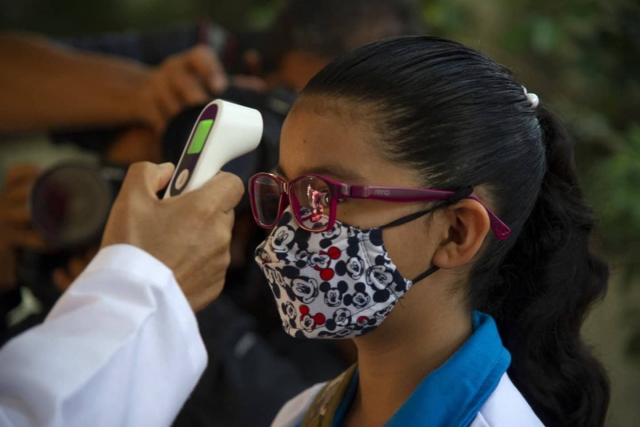 ¿Cuáles son los cubrebocas que no estarán permitidos en las escuelas?