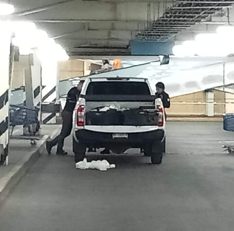 La agresi&oacute;n tuvo lugar en el estacionamiento de un supermercado.