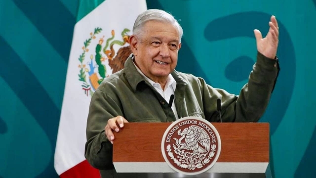 AMLO responde a Aznar.