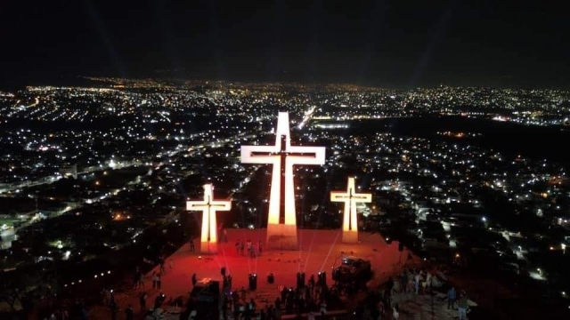 Autoridades cierran Mirador Tres Cruces en Temixco por riesgo de colapso
