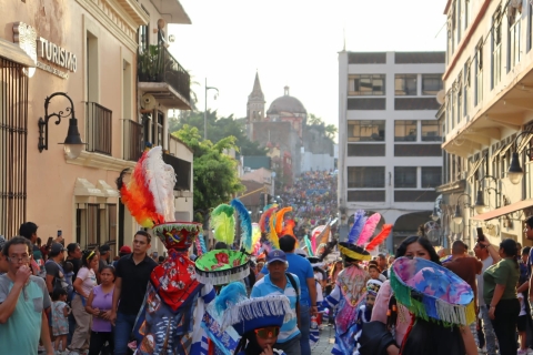 Efect&uacute;an carnaval en Cuernavaca, con la participaci&oacute;n de los 12 poblados