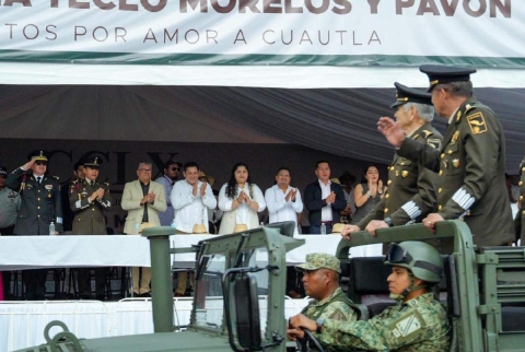 Decenas de contingentes integraron el desfile.