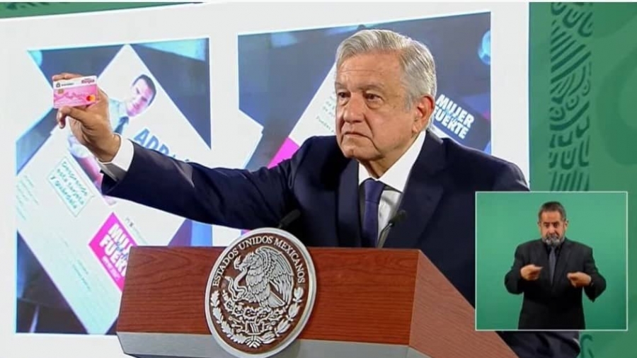 AMLO cuestiona nuevo intento del INE para bajar candidatos de Morena.