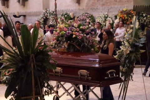 En la catedral de Cuernavaca se celebró ayer una misa de cuerpo presente en memoria de Juan Salgado Brito, a la que concurrieron familiares, amigos y simpatizantes del político morelense. 