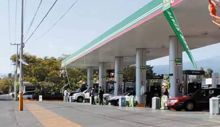 Asaltan una gasolinera en Chipitlán