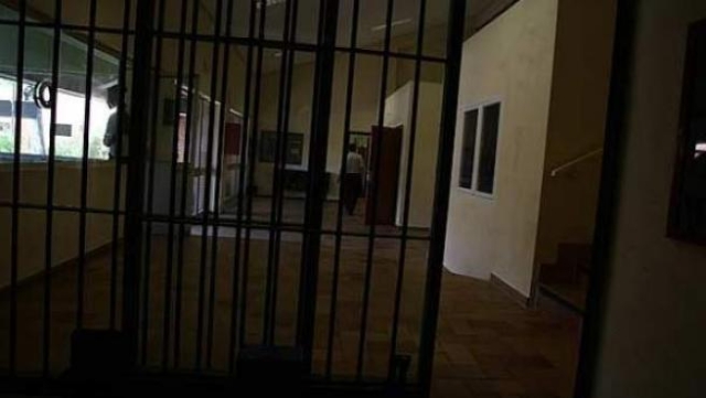 A la cárcel por golpear a su mujer