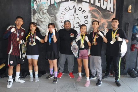 El gimnasio Sangre Azteca presentó a los peleadores que competirán en el torneo internacional &quot;Guerra del Semidesierto&quot;.