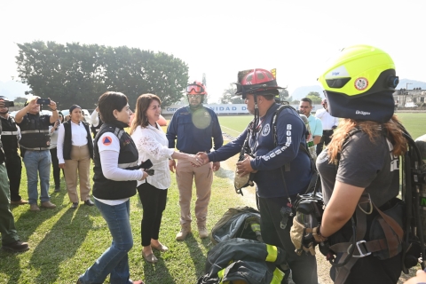Unen esfuerzos autoridades de los tres niveles de gobierno para contener incendio en Tepoztlán