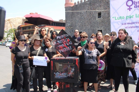 Mujeres integrantes del Observatorio de la Paridad y Violencia Política Morelos hicieron un pronunciamiento a favor de una investigación a fondo de la denuncia contra el actual diputado federal.  