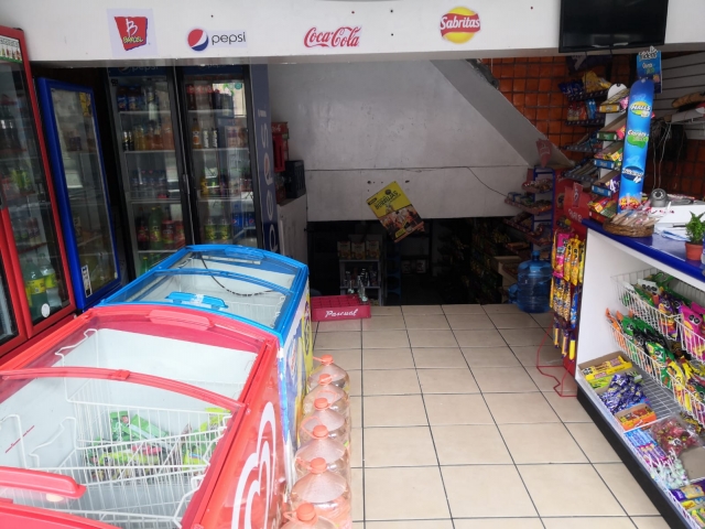 Se quejan comerciantes de daños por apagón en primer cuadro