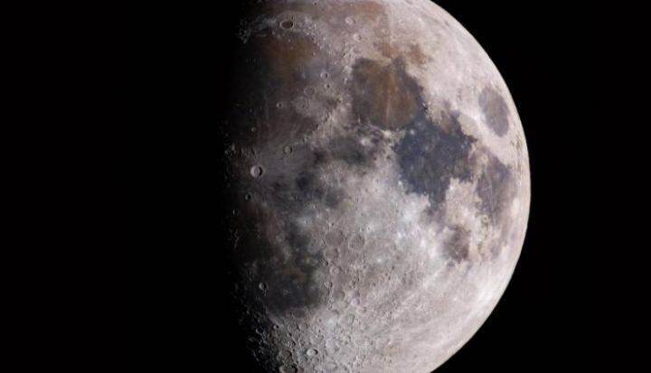 Misterios Lunares: ¿Experimenta nuestro satélite cambios estacionales?