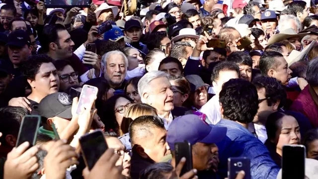 Estoy muy feliz y agradecido con el pueblo por respuesta a la marcha: AMLO