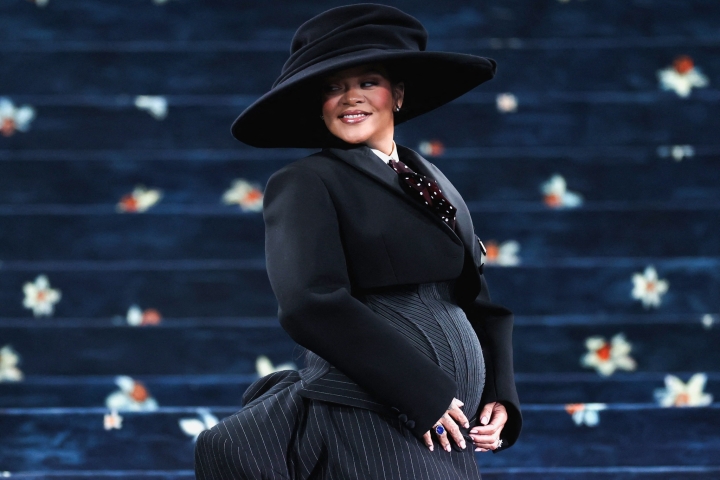 Rihanna deslumbra en la MET Gala y confirma su tercer embarazo con A$AP Rocky