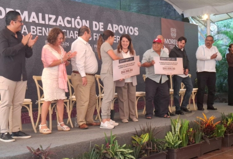 Preside gobernadora Margarita Gonz&aacute;lez Saravia acto de formalizaci&oacute;n de apoyos a beneficiarios del Fifodepi