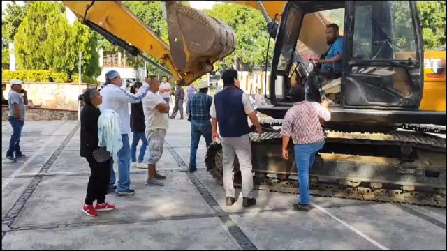 Presionado por la ciudadanía, el gobierno de Tlaltizapán aceptó una reunión para este jueves, aunque la gente la pedía para el viernes.