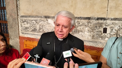 Comerciantes son v&iacute;ctimas de doble 'cobro de piso' en Cuautla, denuncia obispo Ram&oacute;n Castro