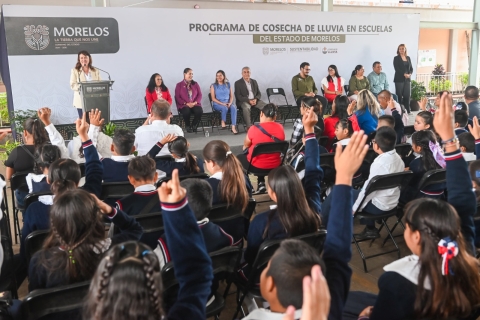 Rinde frutos programa &#039;Cosecha de Lluvia&#039; en escuelas de nivel básico