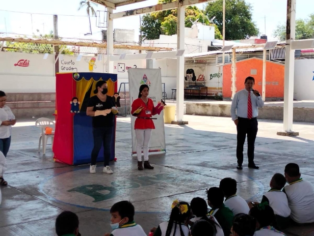 Con una obra de teatro, las autoridades buscan hacer llegar el mensaje a los niños de que nadie debe tocar sus cuerpos.